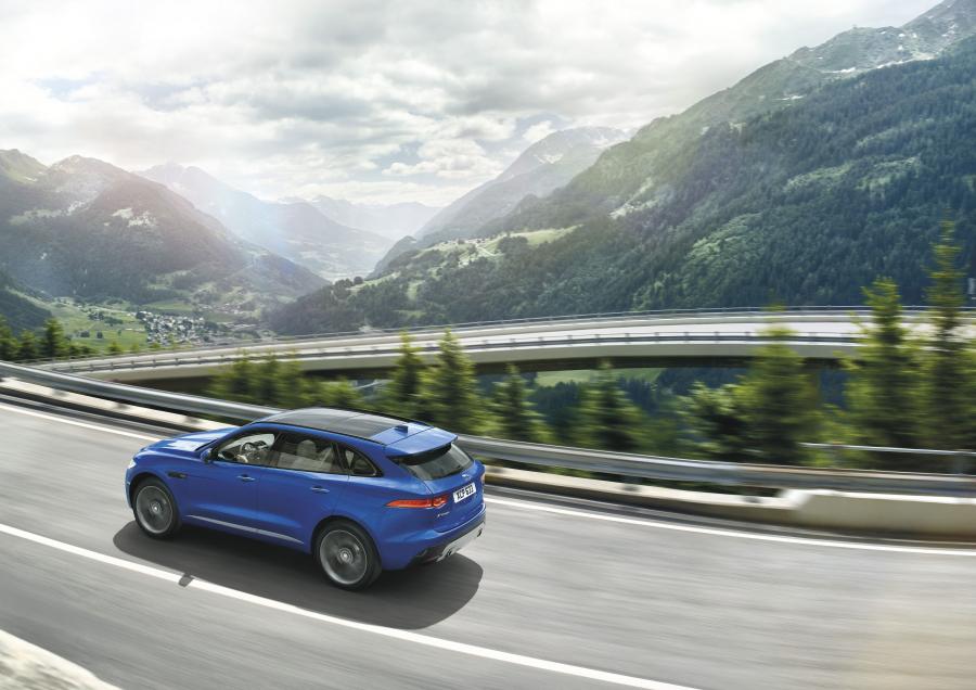  Jaguar F-Pace S 2016 года  (фото 8 из 30)